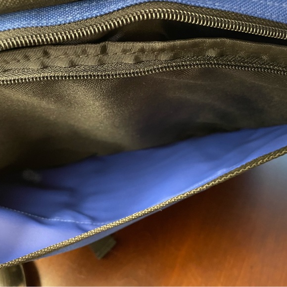 Blue and Black Laptop Carrying Bag - Picture 9 of 10